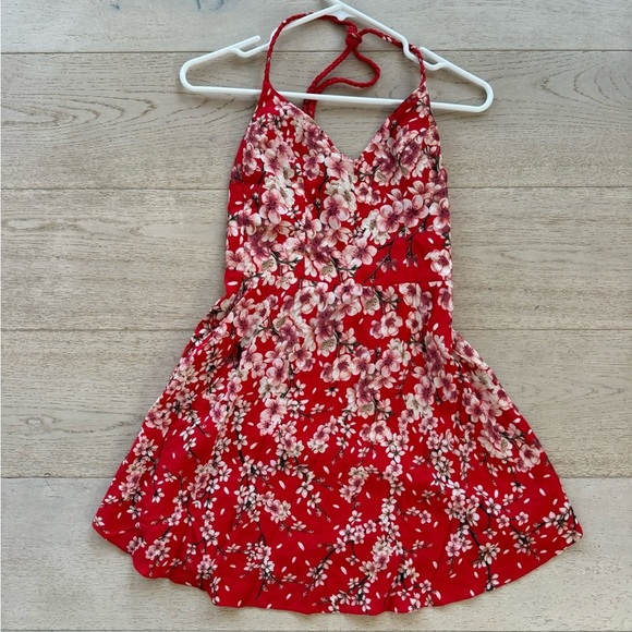 FARM Rio Dresses & Skirts - NWT Farm Rio Daisy Mini halter Dress cherry blossoms orient Size P